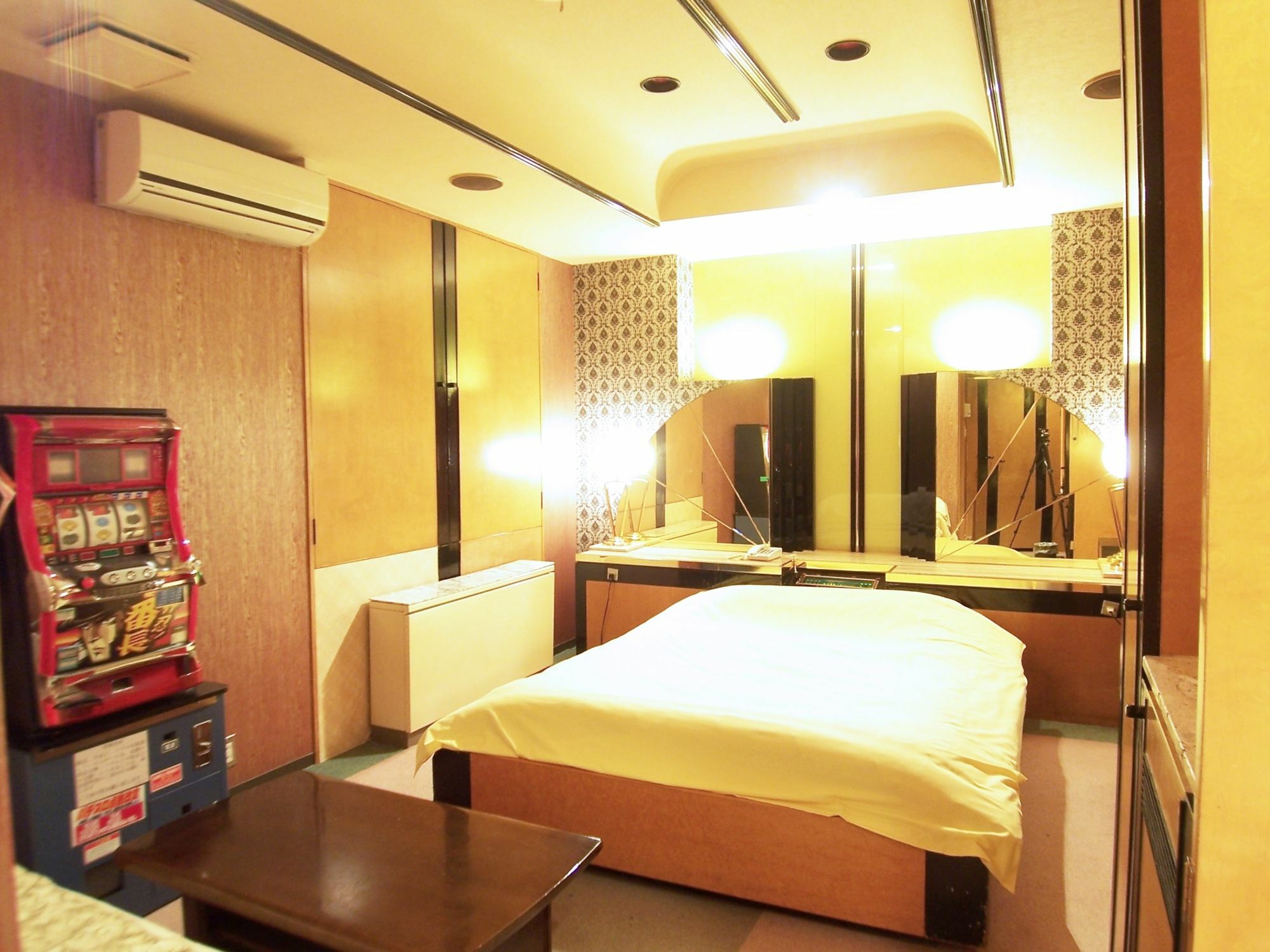 Hotel Pyramid (Adults Only) Himeji Exterior photo